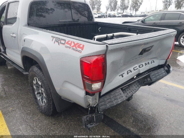 3TMCZ5AN0JM183957 Toyota Tacoma Trd Off Road