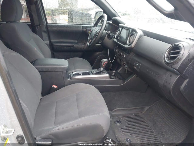 3TMCZ5AN0JM183957 Toyota Tacoma Trd Off Road