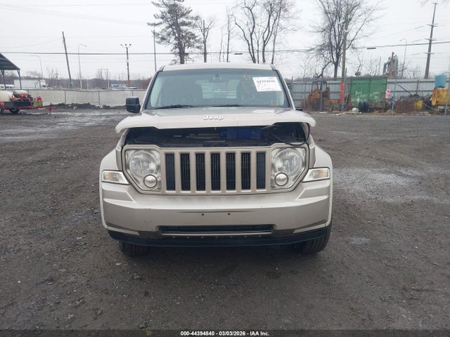 44394840 :رقم المزاد ، 1J4PP2GK6BW571855 vin ، 2011 Jeep Liberty Sport مزاد بيع
