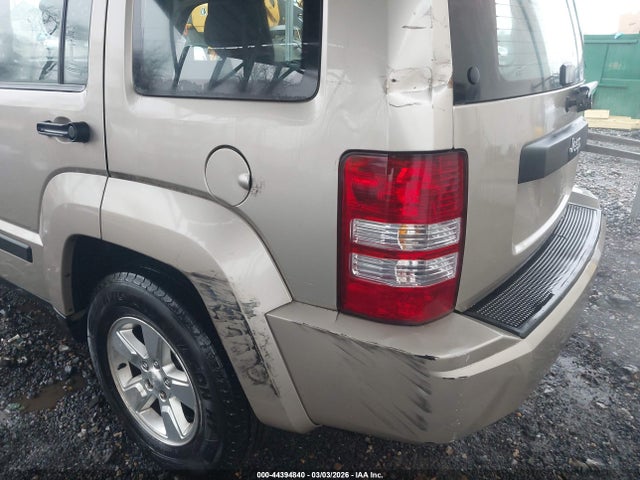 44394840 :رقم المزاد ، 1J4PP2GK6BW571855 vin ، 2011 Jeep Liberty Sport مزاد بيع