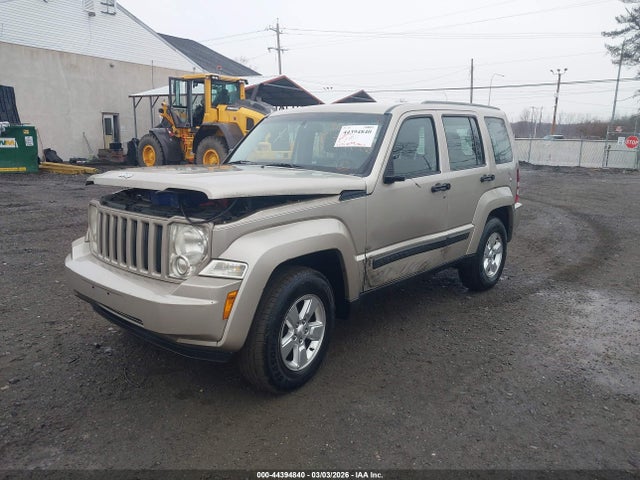 44394840 :رقم المزاد ، 1J4PP2GK6BW571855 vin ، 2011 Jeep Liberty Sport مزاد بيع
