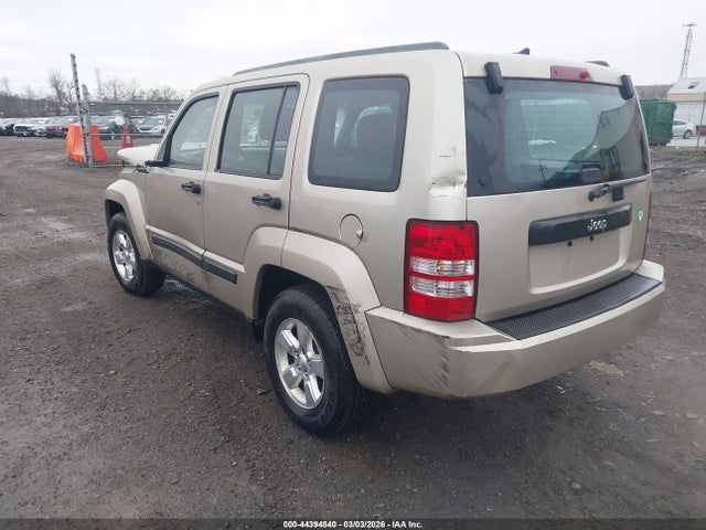 44394840 :رقم المزاد ، 1J4PP2GK6BW571855 vin ، 2011 Jeep Liberty Sport مزاد بيع