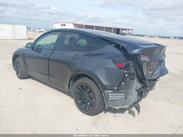 2025 TESLA MODEL Y 7SAYGDED5SA354098 Photo 2