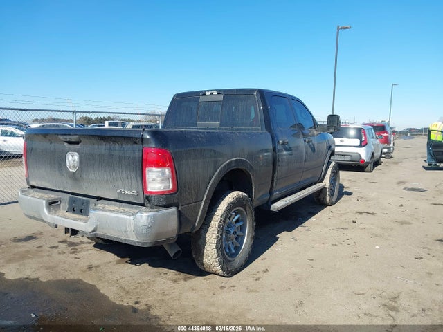 3C6UR5CL2RG176185 RAM 2500 Tradesman 4x4 6&#039;4 Box