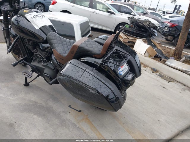 2024 HARLEY-DAVIDSON FXLRST 1HD1YXZ20RB033364 Photo 2