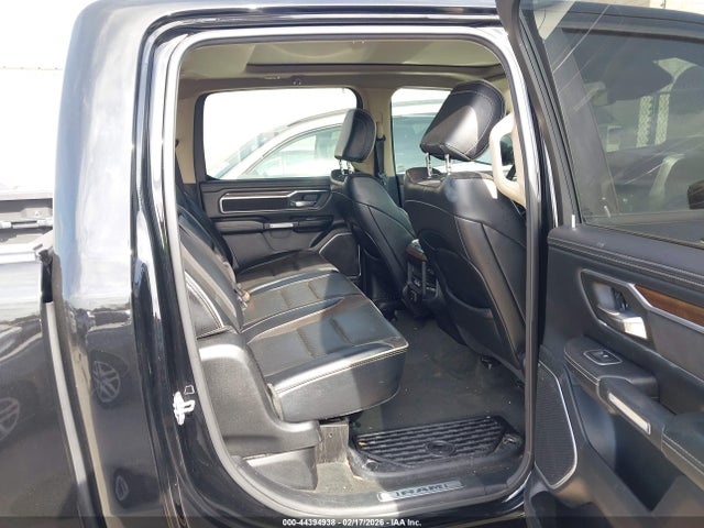 1C6RREJT8MN769414 RAM 1500 Laramie 4x2 5&#039;7 Box