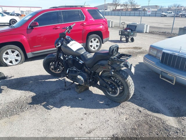 2018 HARLEY-DAVIDSON FXFBS 1HD1YLK11JC036427 Photo 2