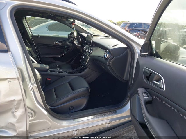 2017 MERCEDES-BENZ GLA 250 WDCTG4EB4HJ291662 Photo 4