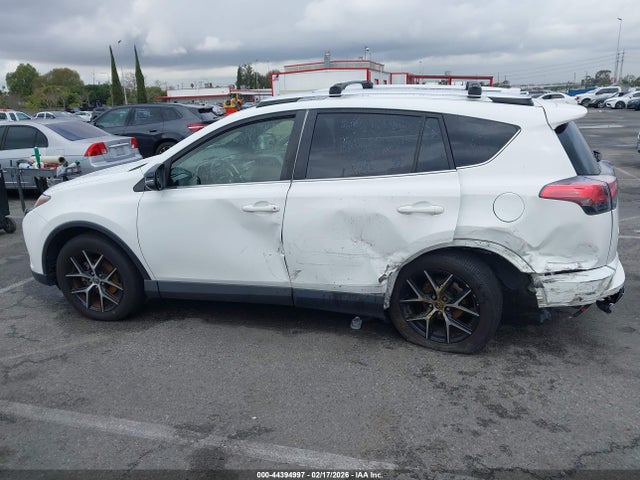 Toyota RAV4 SE 2016 JTMNFREV0GJ070809 Image 14