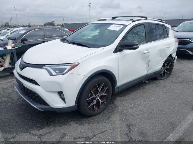 Toyota RAV4 SE 2016 JTMNFREV0GJ070809 Image 2