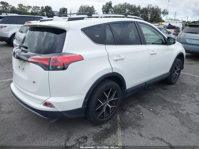 Toyota RAV4 SE 2016 JTMNFREV0GJ070809 Image 4