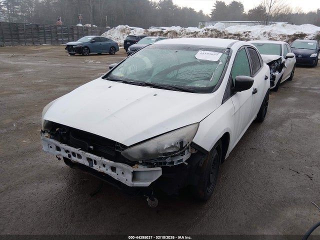 Ford FOCUS S 2015 1FADP3E26FL338038 Image 2