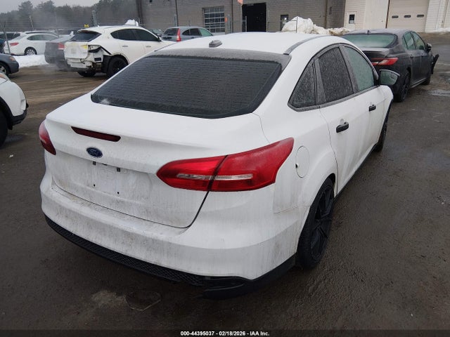 Ford FOCUS S 2015 1FADP3E26FL338038 Image 4