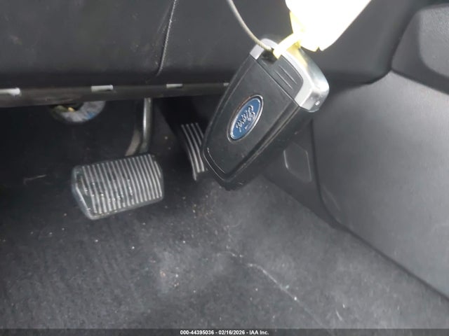 1FMCU0G6XNUB33212 Ford ESCAPE SE