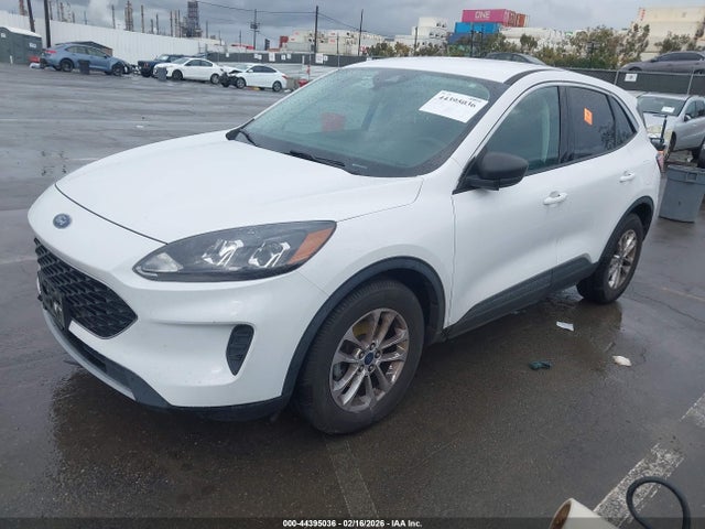 1FMCU0G6XNUB33212 Ford ESCAPE SE