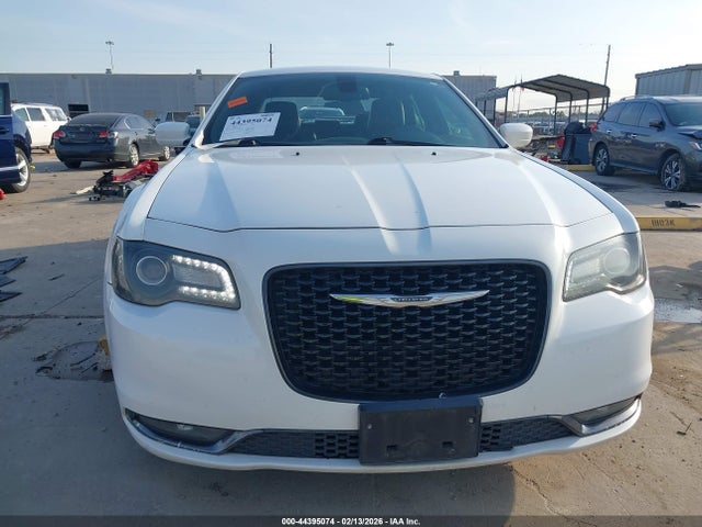 2015 Chrysler 300 300s მანქანა იყიდება აუქციონზე, vin: 2C3CCABG3FH797194, აუქციონის ნომერი: 44395074