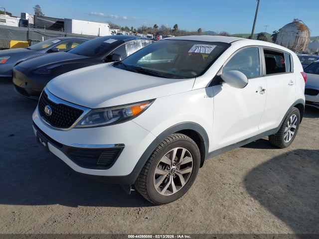 KIA Sportage Lx 2015 KNDPBCAC0F7704816 Image 2