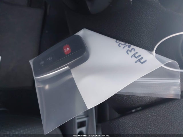 JTDKAMFU5M3149841 Toyota Prius Le