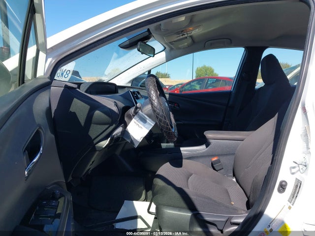 JTDKAMFU5M3149841 Toyota Prius Le