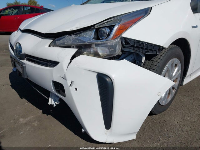 JTDKAMFU5M3149841 Toyota Prius Le
