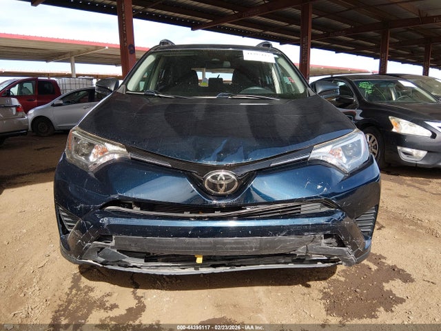 JTMBFREV0JJ239351 Toyota RAV4 LE
