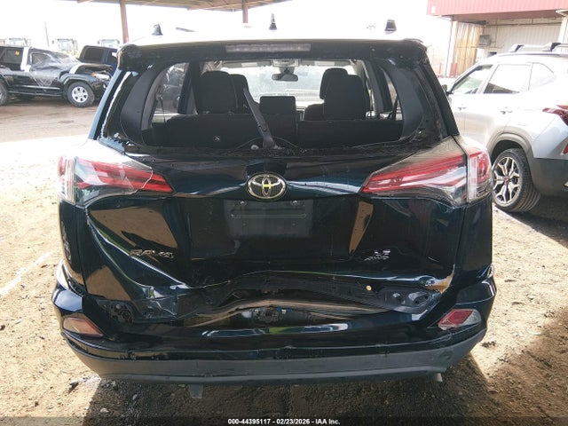 JTMBFREV0JJ239351 Toyota RAV4 LE