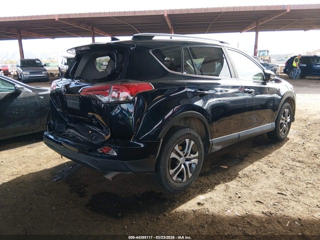 JTMBFREV0JJ239351 Toyota RAV4 LE