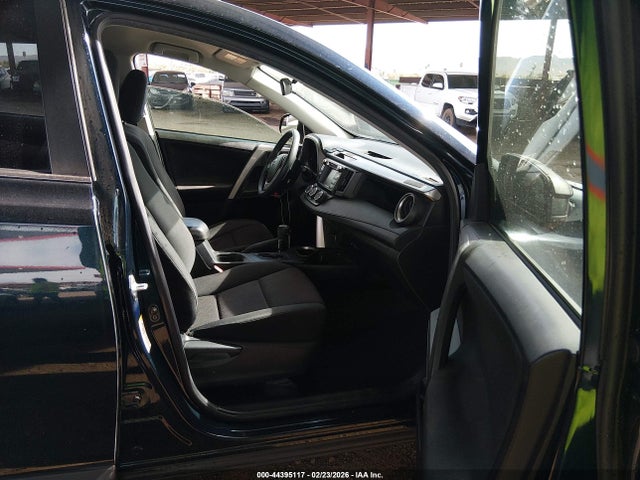 JTMBFREV0JJ239351 Toyota RAV4 LE