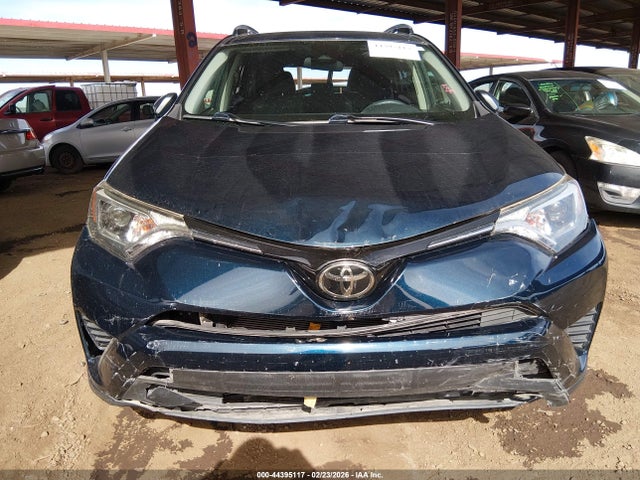 JTMBFREV0JJ239351 Toyota RAV4 LE
