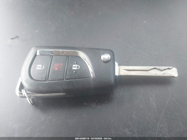 2T3G1RFV3SW518413 Toyota RAV4 LE