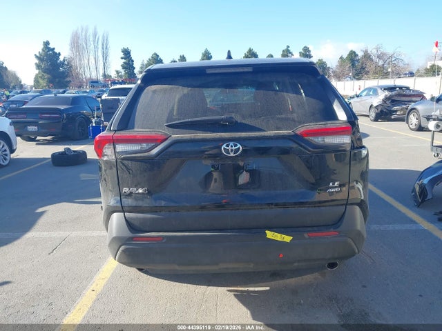 2T3G1RFV3SW518413 Toyota RAV4 LE