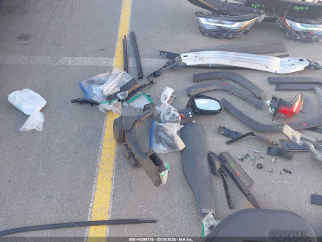 2T3G1RFV3SW518413 Toyota RAV4 LE