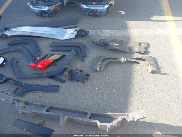 2T3G1RFV3SW518413 Toyota RAV4 LE