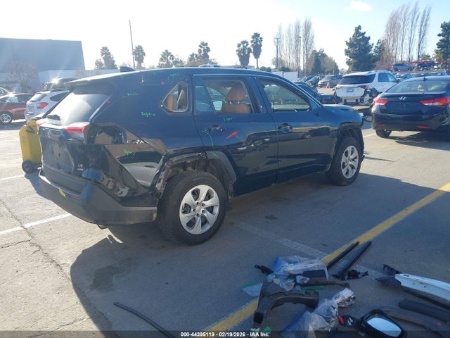 2T3G1RFV3SW518413 Toyota RAV4 LE