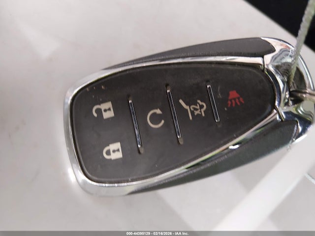 2GNAXKEX6J6223967 Chevrolet EQUINOX LT