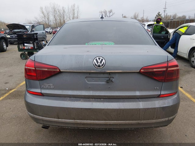 44395162 :رقم المزاد ، 1VWAT7A38HC053307 vin ، 2017 Volkswagen Passat 1.8t S مزاد بيع
