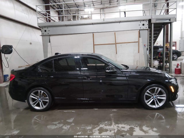 44395196 :رقم المزاد ، WBA8D9G56JNU68703 vin ، 2018 Bmw 330i Xdrive مزاد بيع