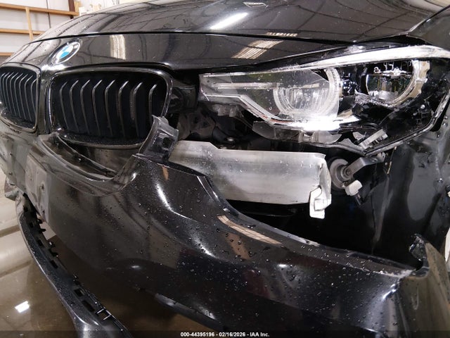 44395196 :رقم المزاد ، WBA8D9G56JNU68703 vin ، 2018 Bmw 330i Xdrive مزاد بيع