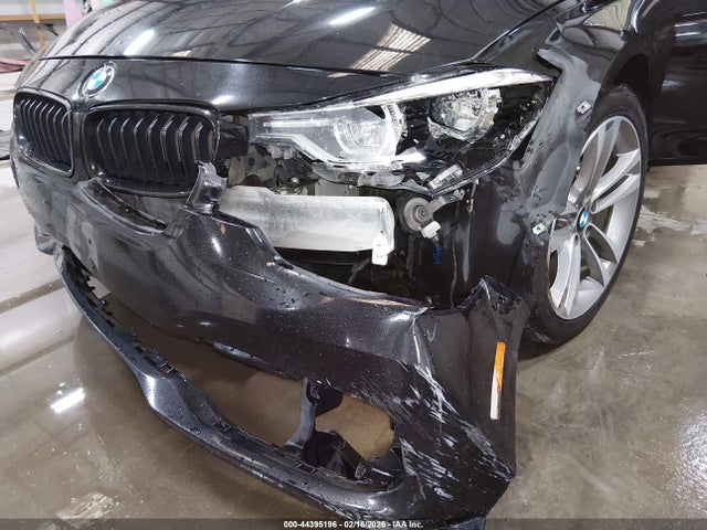 44395196 :رقم المزاد ، WBA8D9G56JNU68703 vin ، 2018 Bmw 330i Xdrive مزاد بيع
