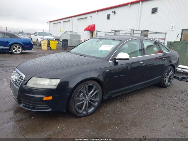 2010 AUDI S6 WAUBNDFB4AN010140 Photo 1