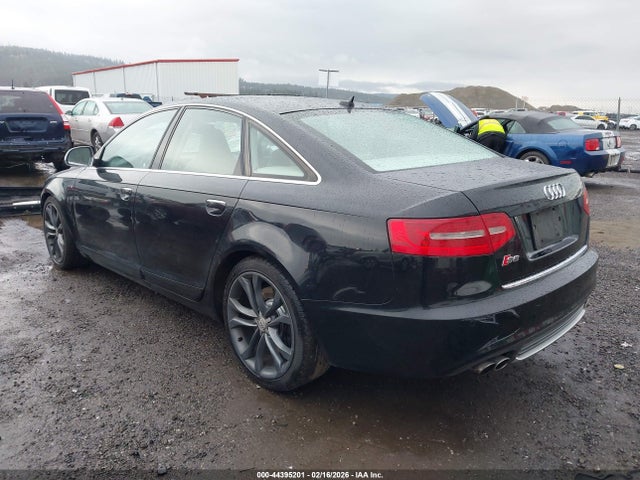 2010 AUDI S6 WAUBNDFB4AN010140 Photo 2