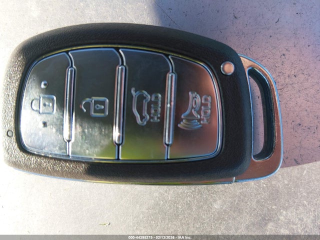 KMHC65LD4JU103239 Hyundai IONIQ PLUG-IN HYBRID