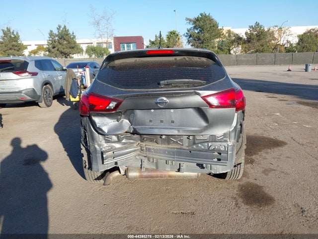 JN1BJ1CP7JW185556 Nissan Rogue Sport S