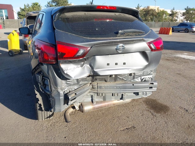 JN1BJ1CP7JW185556 Nissan Rogue Sport S