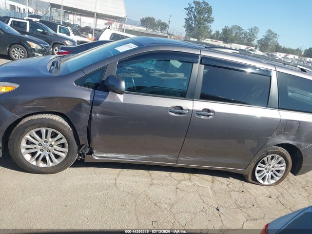 Toyota Sienna Xle 8 Passenger 2017 5TDYZ3DC4HS784965 Image 14