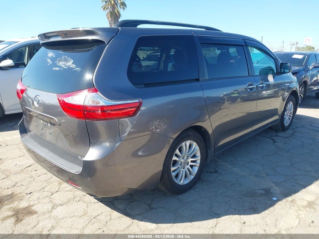 Toyota Sienna Xle 8 Passenger 2017 5TDYZ3DC4HS784965 Image 4