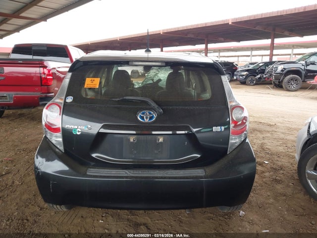 JTDKDTB38E1572540 Toyota Prius C Three