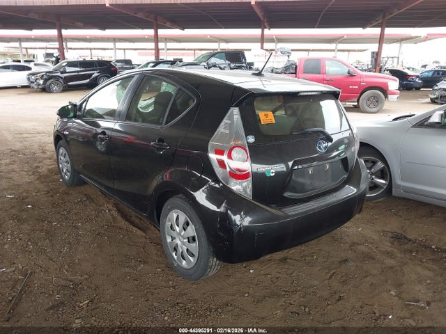 JTDKDTB38E1572540 Toyota Prius C Three