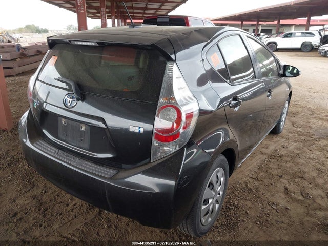 JTDKDTB38E1572540 Toyota Prius C Three