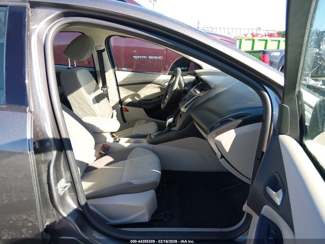 Ford FOCUS SE 2014 1FADP3F2XEL221883 Image 5